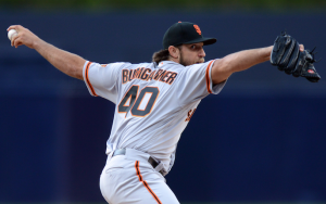 Kurkjian: Giants should pay Bumgarner more regardless of injury