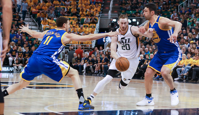 Zaza gives Klay framed SF Chronicle to commemorate outscoring him in Game 3