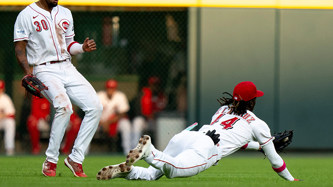 One bad inning snaps Giants' win streak at 7 with loss to Reds