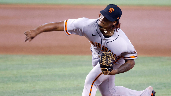 SF Giants' Buster Posey homers on pitch way off inside corner