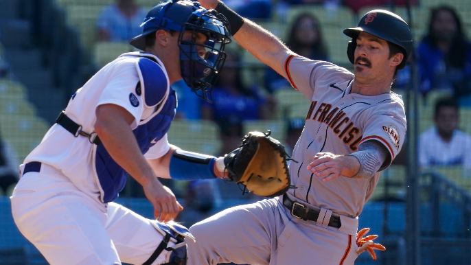 Dodgers' bats shut down after first, lose to Giants 7-2