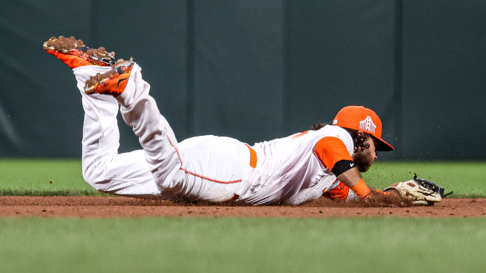 Brandon Crawford's glove and arm save Giants in particularly